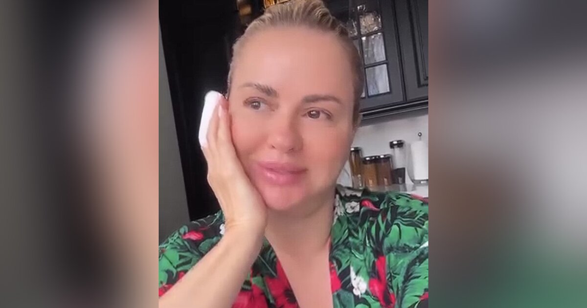 Певица Семенович рассказала, что лишилась части пальца